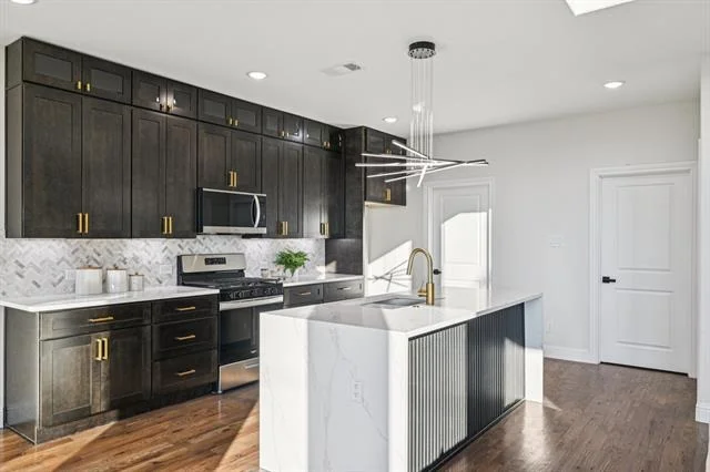Photo of 1704 Highland Drive W