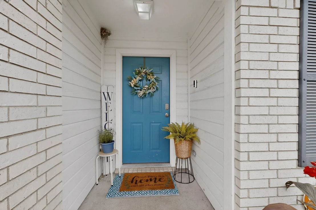 Photo of 423 Caloway Drive