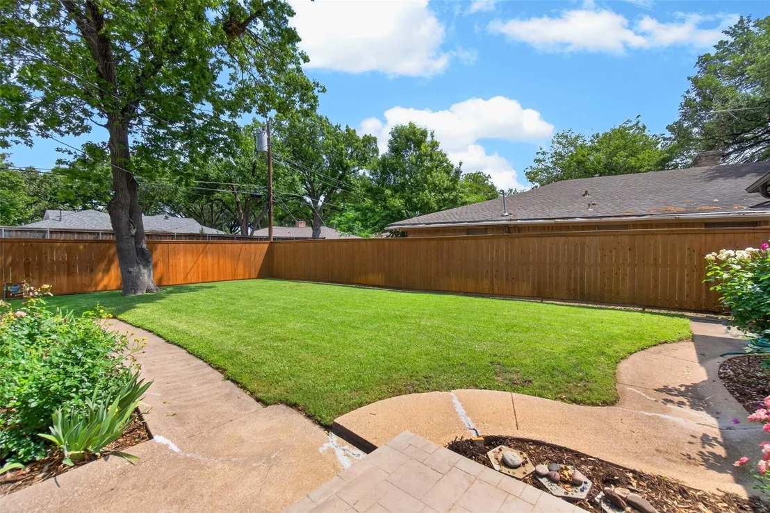 Photo of 6233 Crestmont Drive