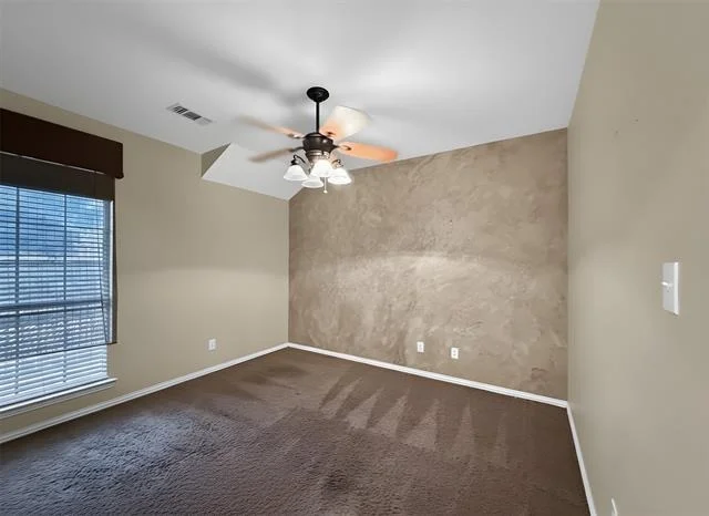 Photo of 2025 Fair Oaks Circle