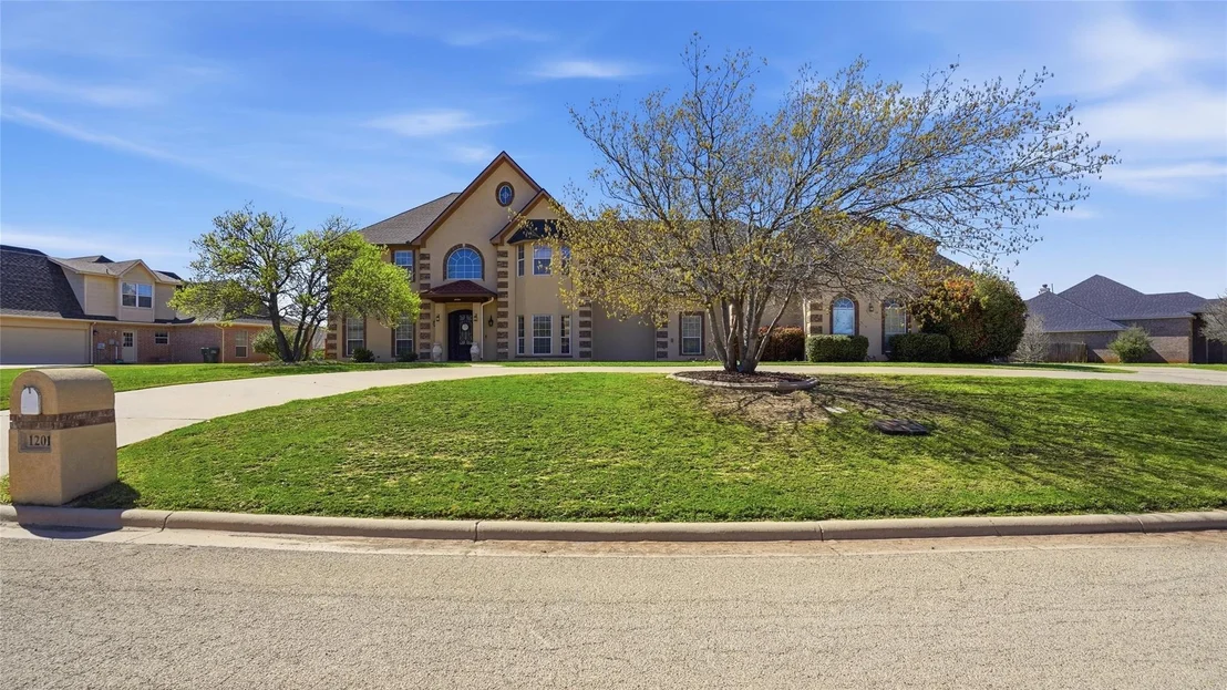Photo of 1201 Saddle Lakes Drive