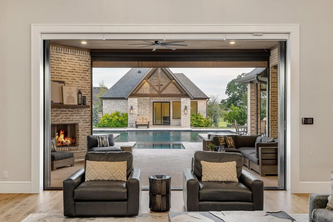 Photo of 660 Louise Drive