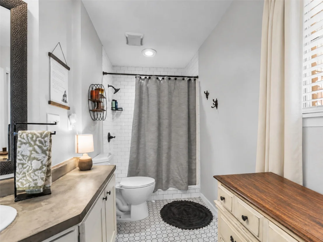 Photo of 1007 Melrose Drive
