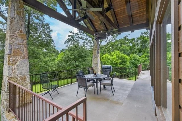Photo of 906 Valle Vista Drive