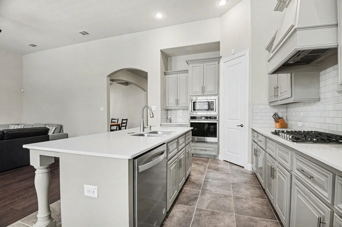 Photo of 3323 Royal Ridge Drive