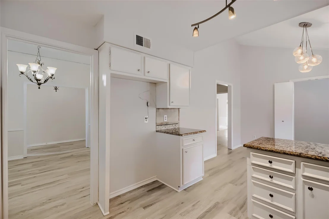 Photo of 1202 E Berkeley Drive