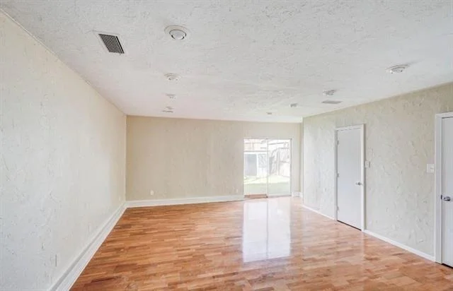 Photo of 2101 Deerfield Drive