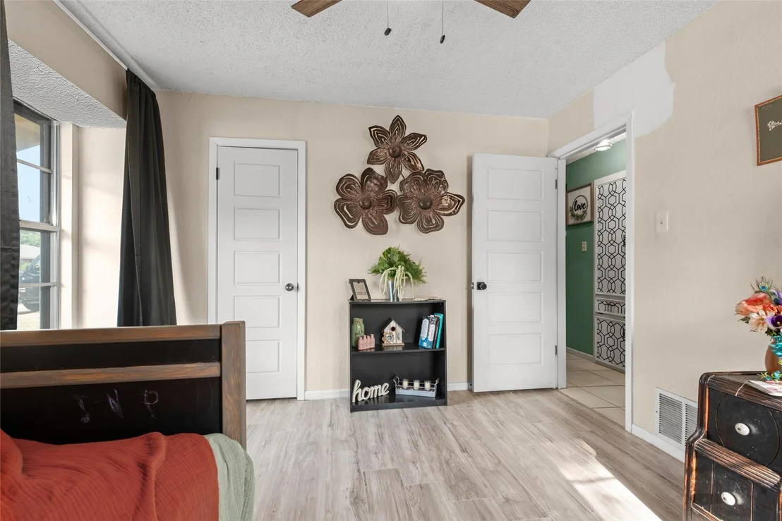 Photo of 1017 Chriswood Drive