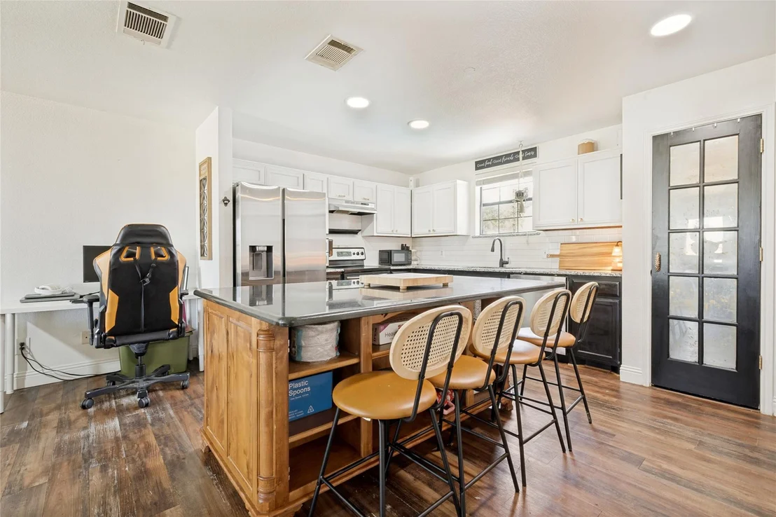 Photo of 105 N 7th Street