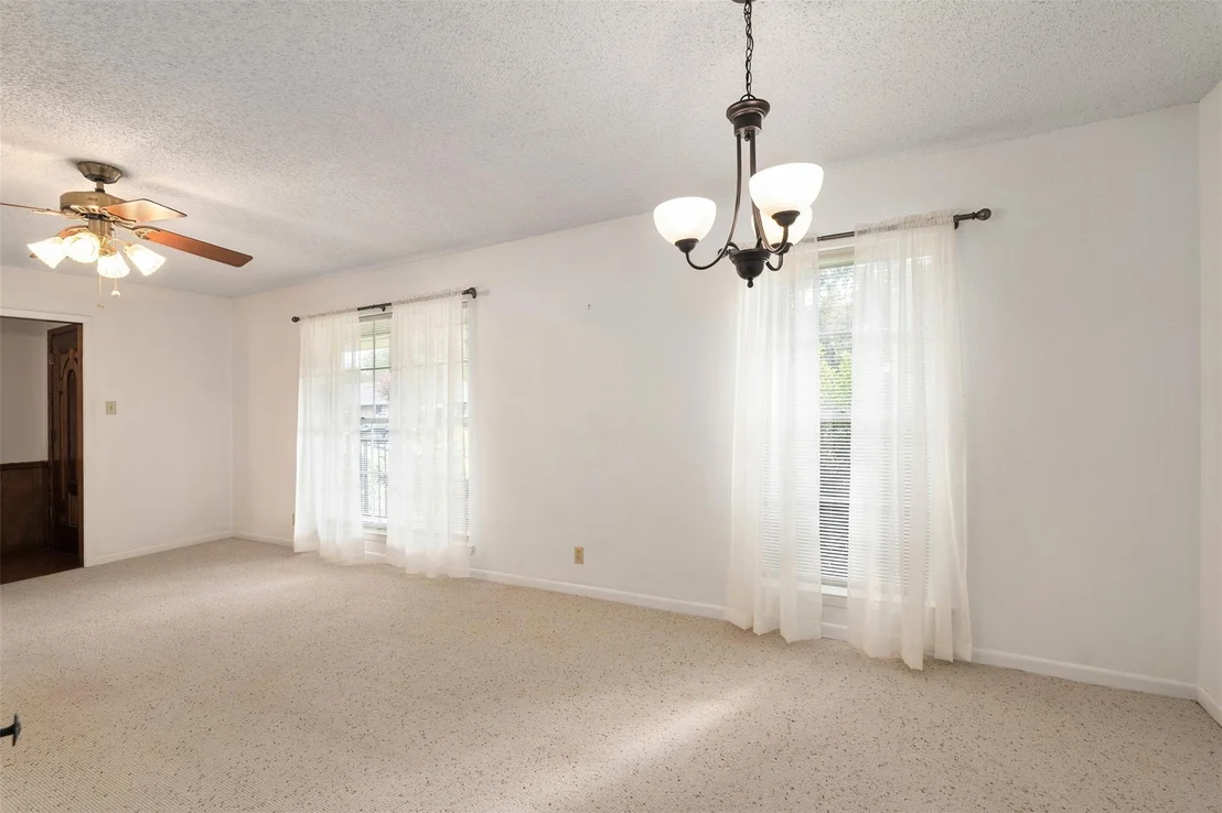 Photo of 925 Bradley Drive