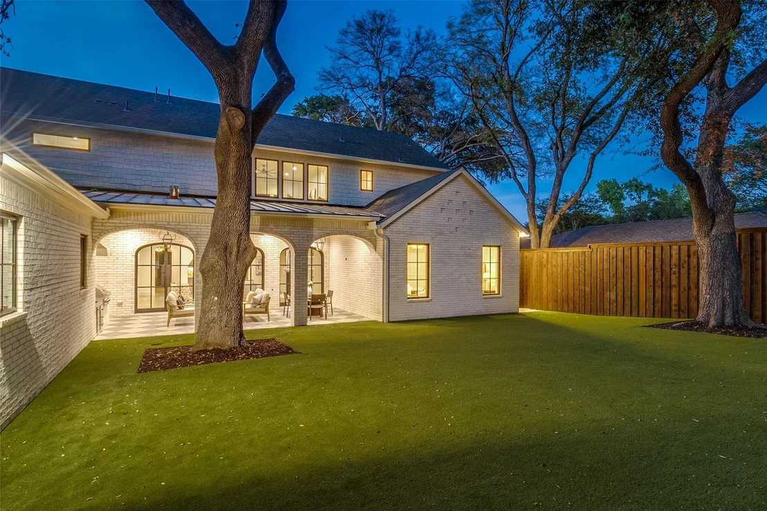 Photo of 6910 Wabash Circle
