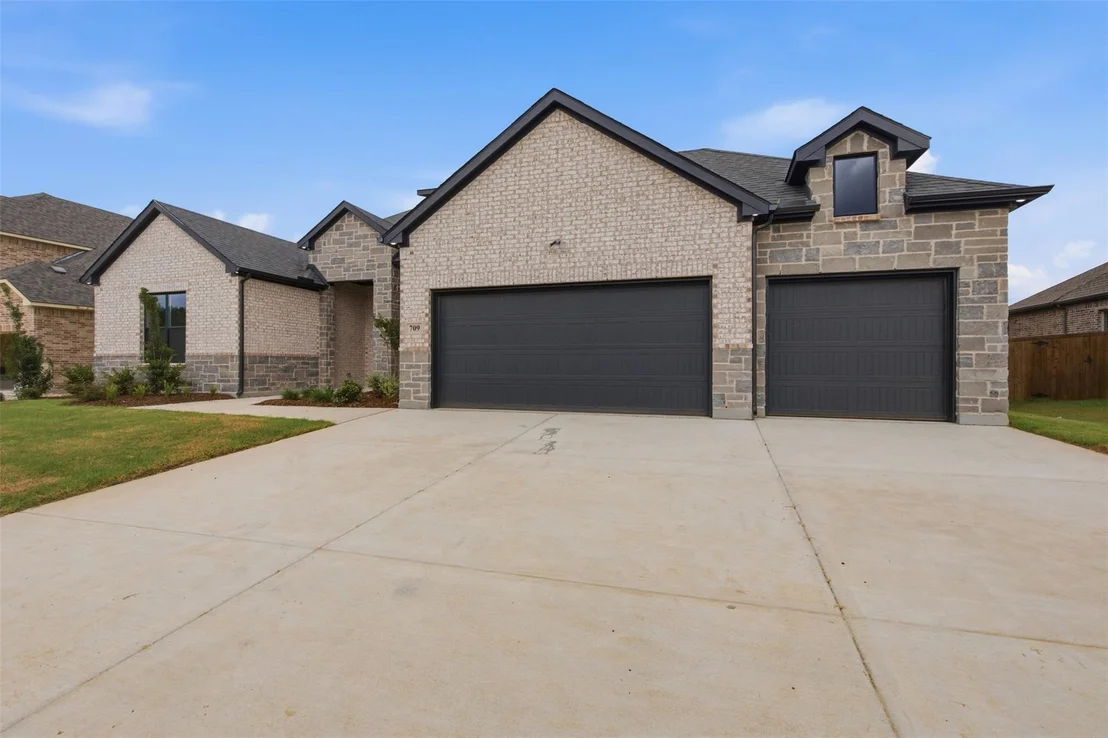 Photo of 709 Allison Drive