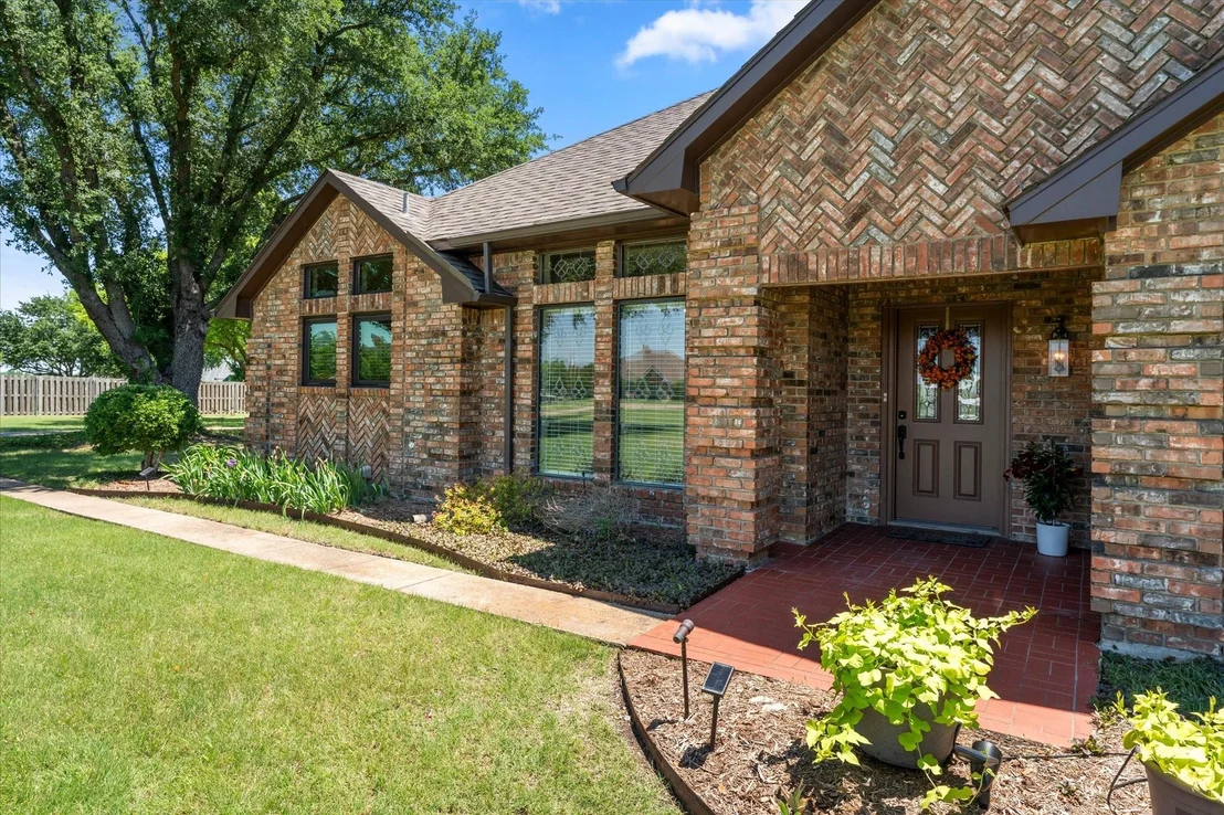 Photo of 10612 Live Oak Drive
