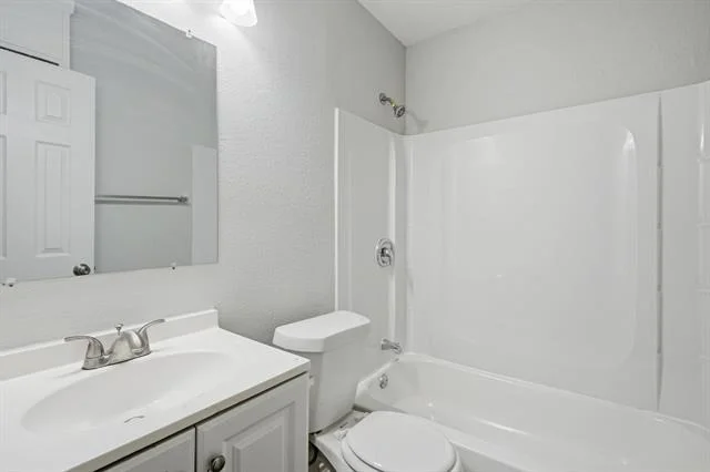 Photo of 1450 Holcomb Road