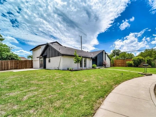 Photo of 6004 White Rose Trail