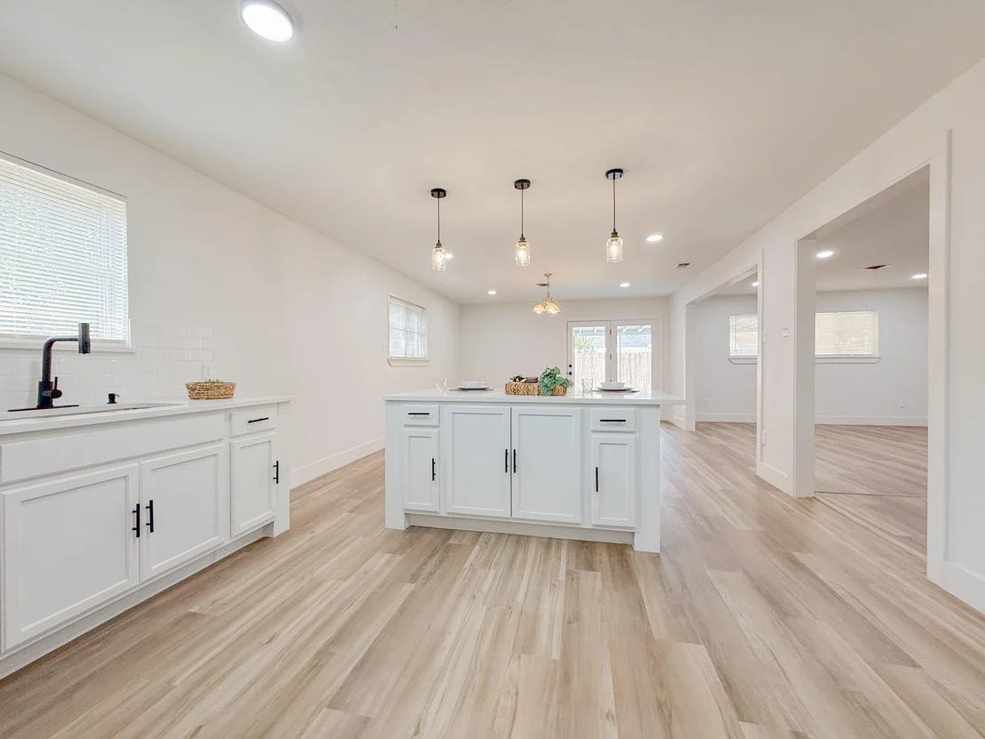 Photo of 228 Hallbrook Drive