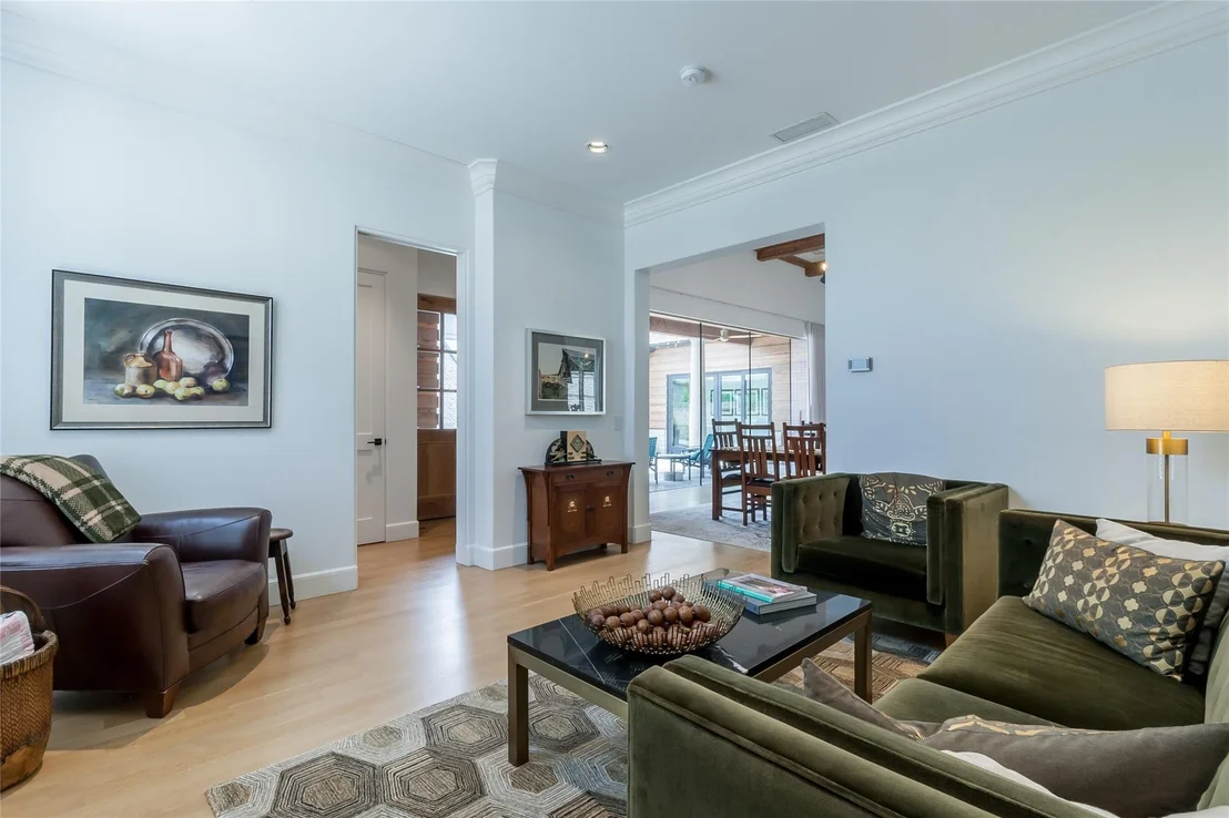 Photo of 341 Devon Drive