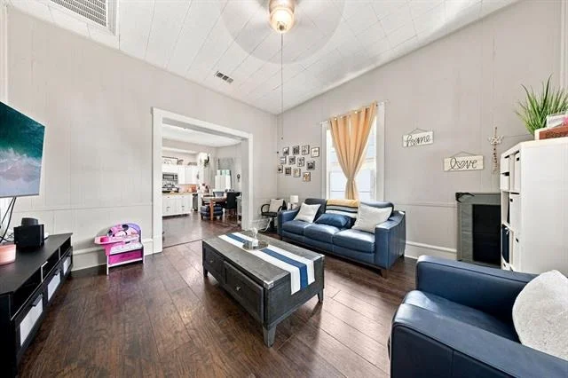 Photo of 303 N Douglas Avenue