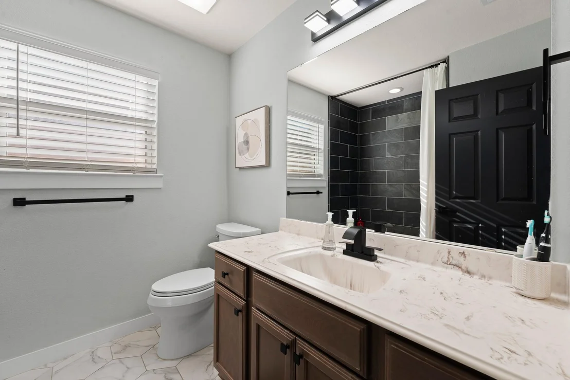 Photo of 3137 Shoreline Drive