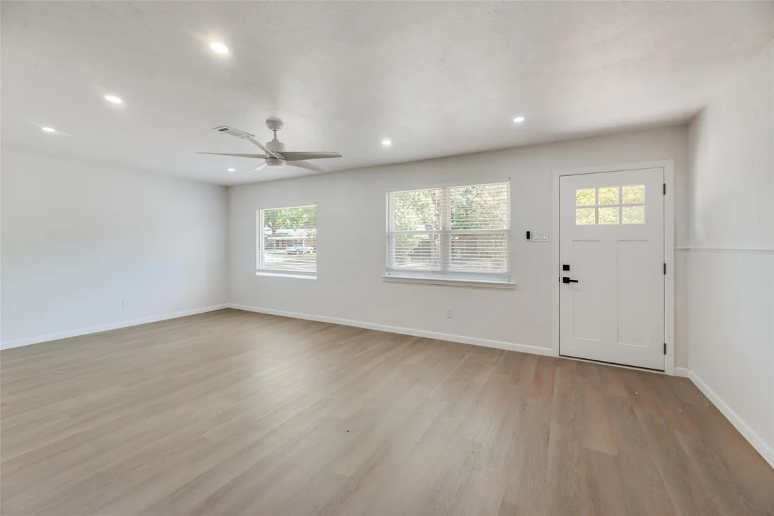 Photo of 409 Birchwood Circle