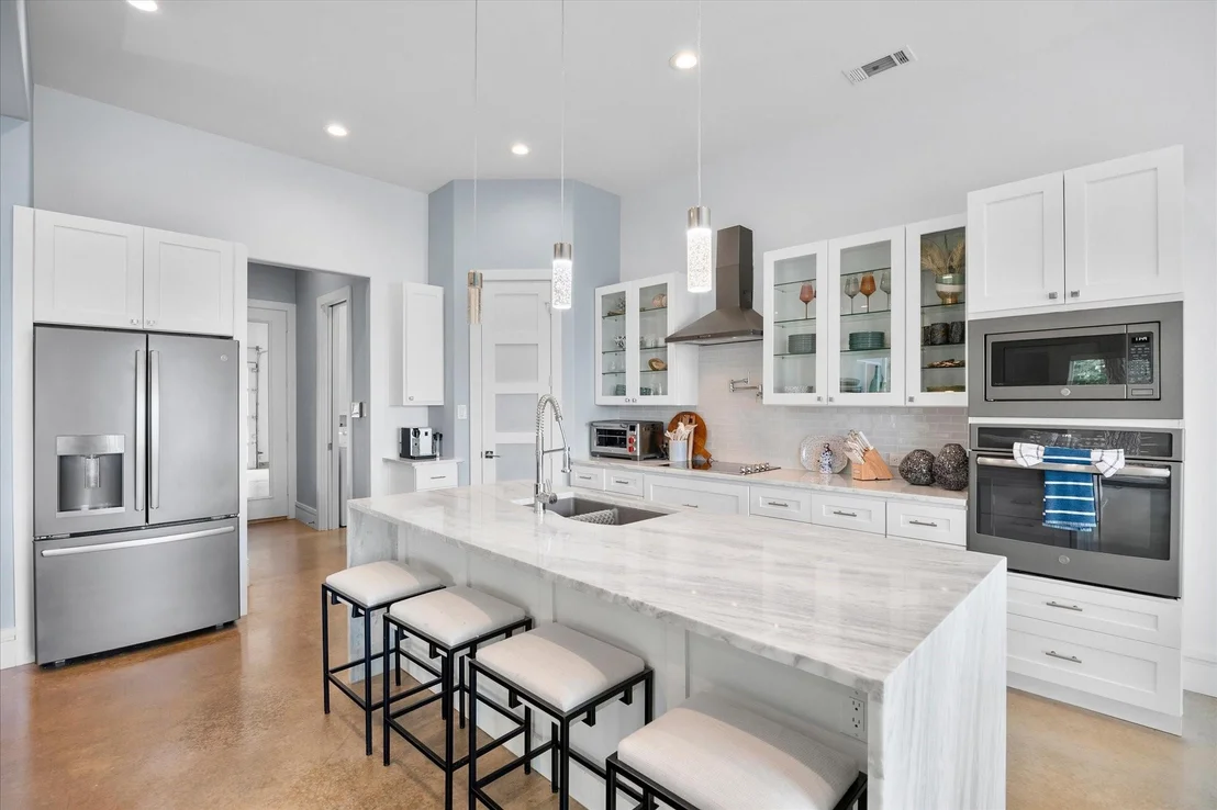 Photo of 130 Harbor Drive