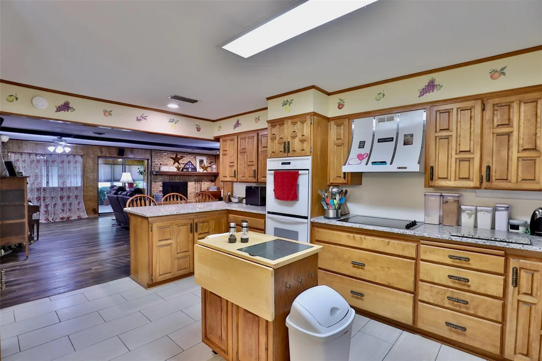 Photo of 448 Elmdale Road S