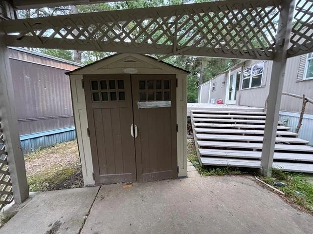 Photo of 28 E Whippoorwill Lane