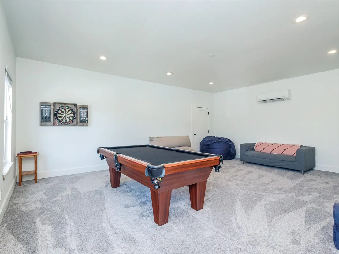 Photo of 660 Oak Point Drive