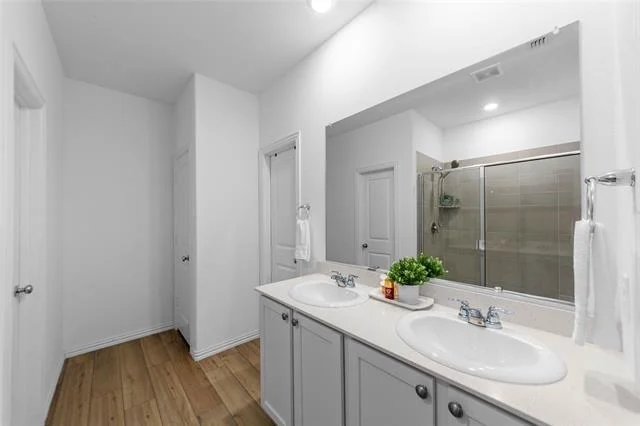 Photo of 729 Alden Drive