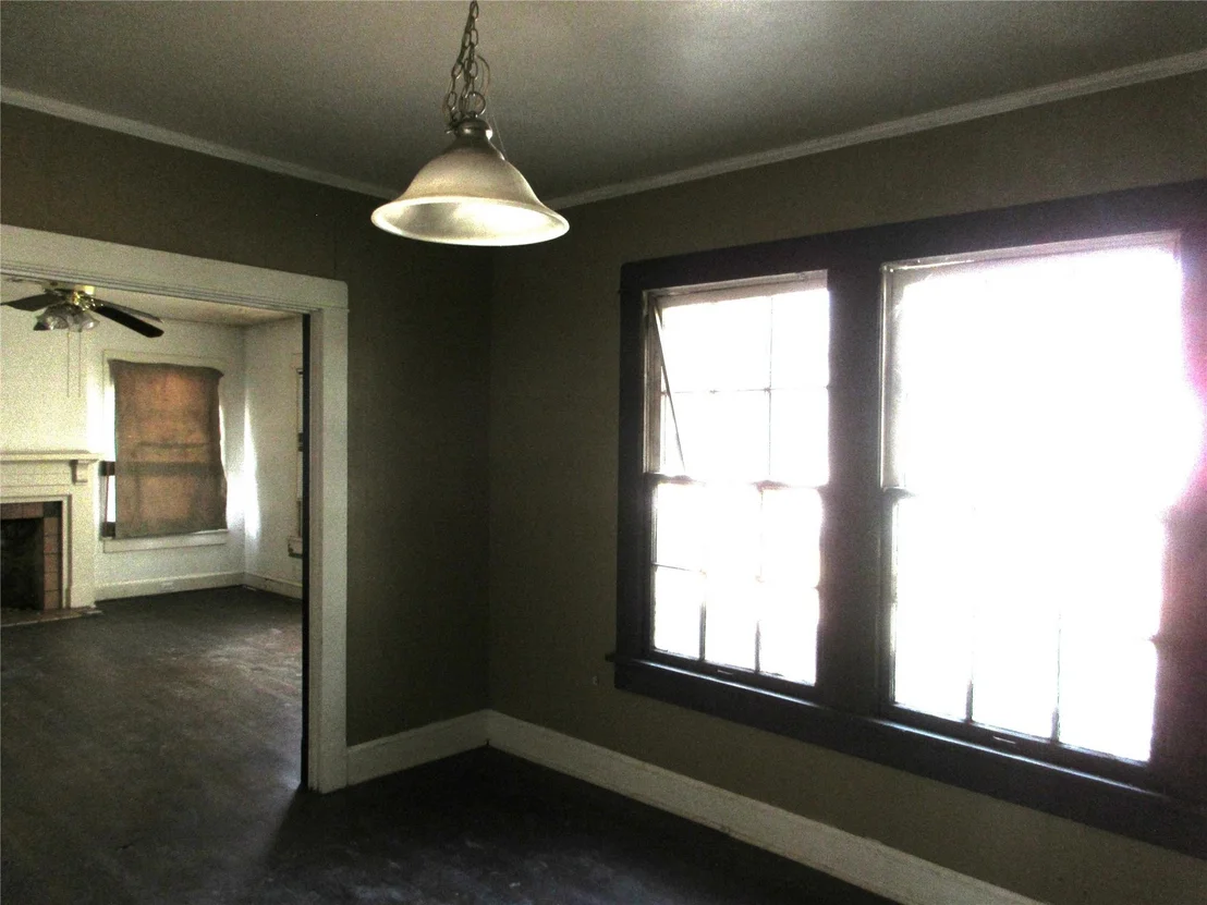 Photo of 916 Ward