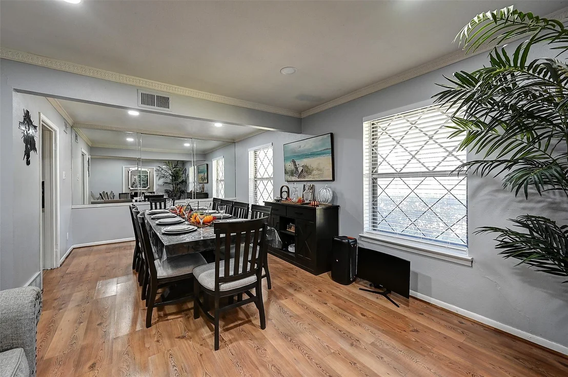 Photo of 3262 Camelot Drive