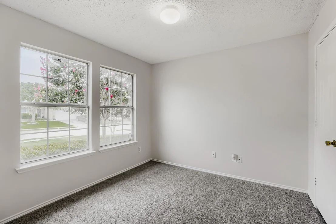 Photo of 1625 White Oak Road