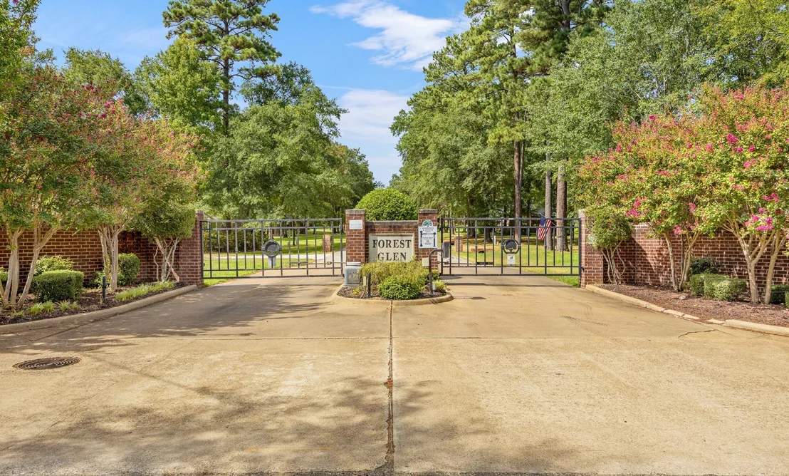 Photo of 17820 Oak Forest Drive