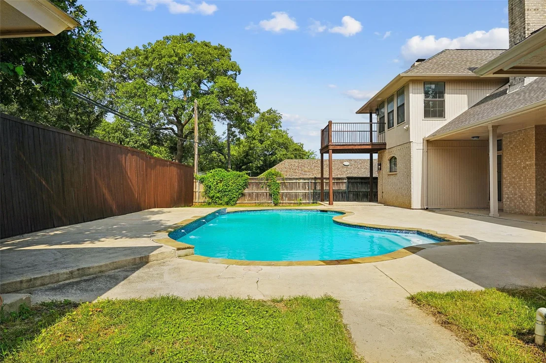 Photo of 6006 Millwood Drive
