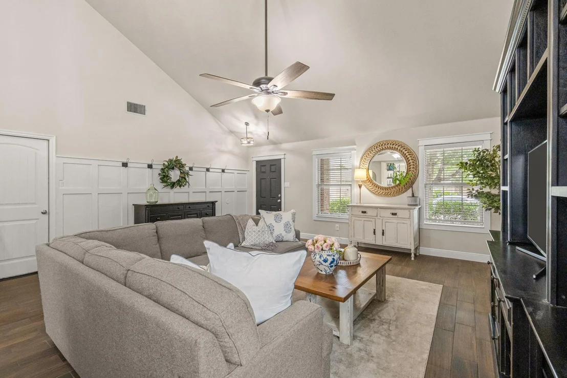 Photo of 433 Andalusian Trail