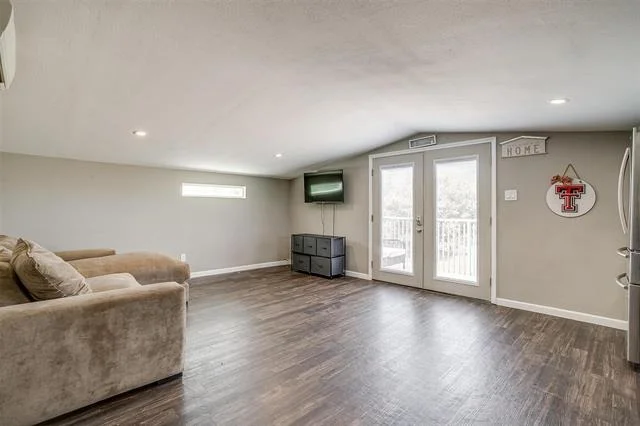 Photo of 1460 Ross Lane