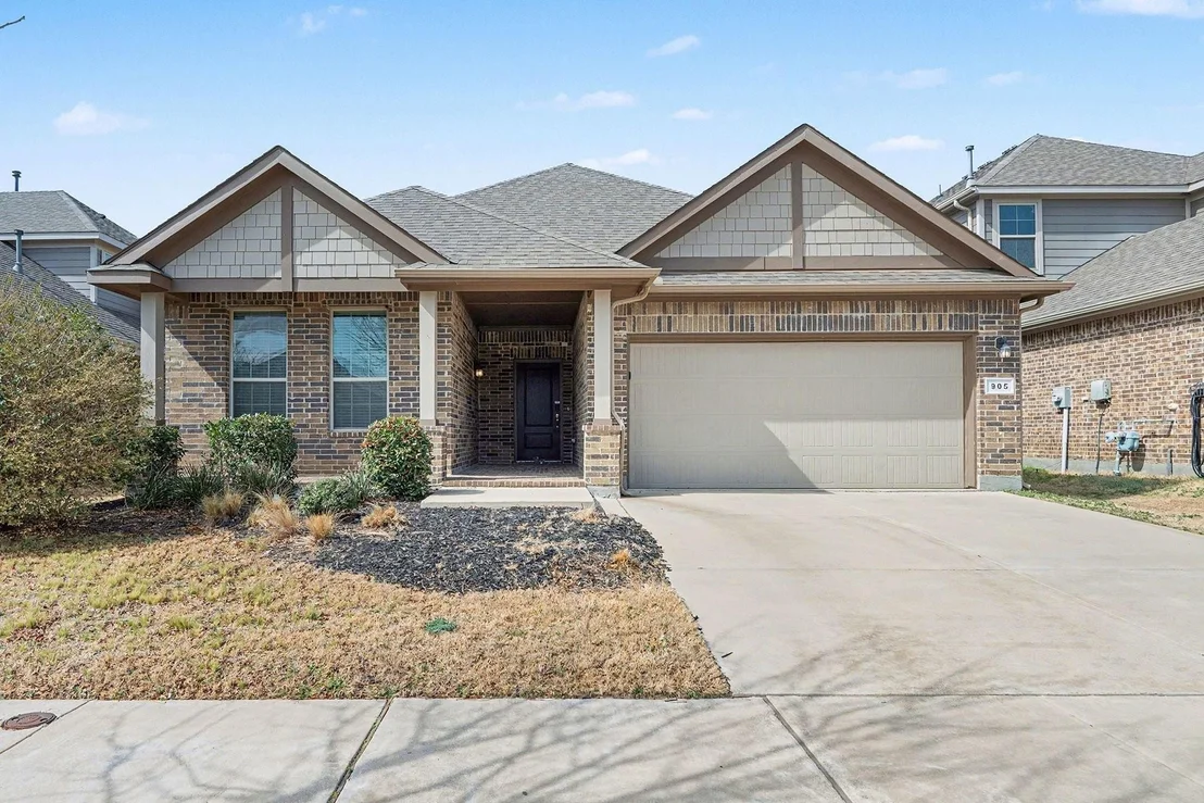 Photo of 905 Falcon Road