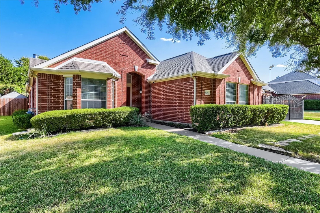 Photo of 1208 Dover Heights Trail