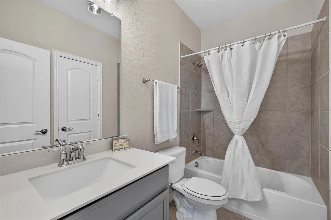 Photo of 8715 Royal Star Road
