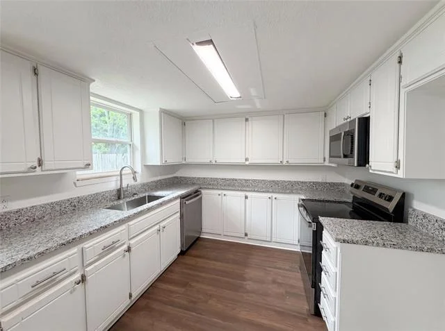 Photo of 913 Jayellen Court