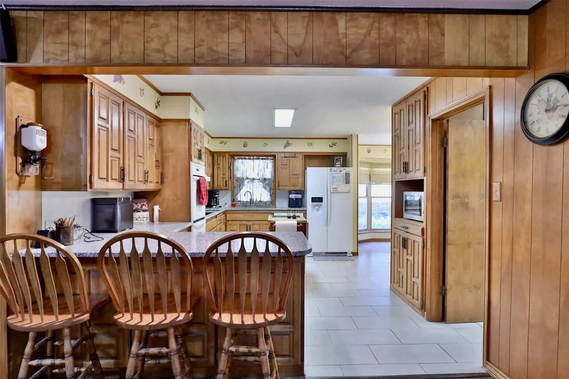Photo of 448 Elmdale Road S