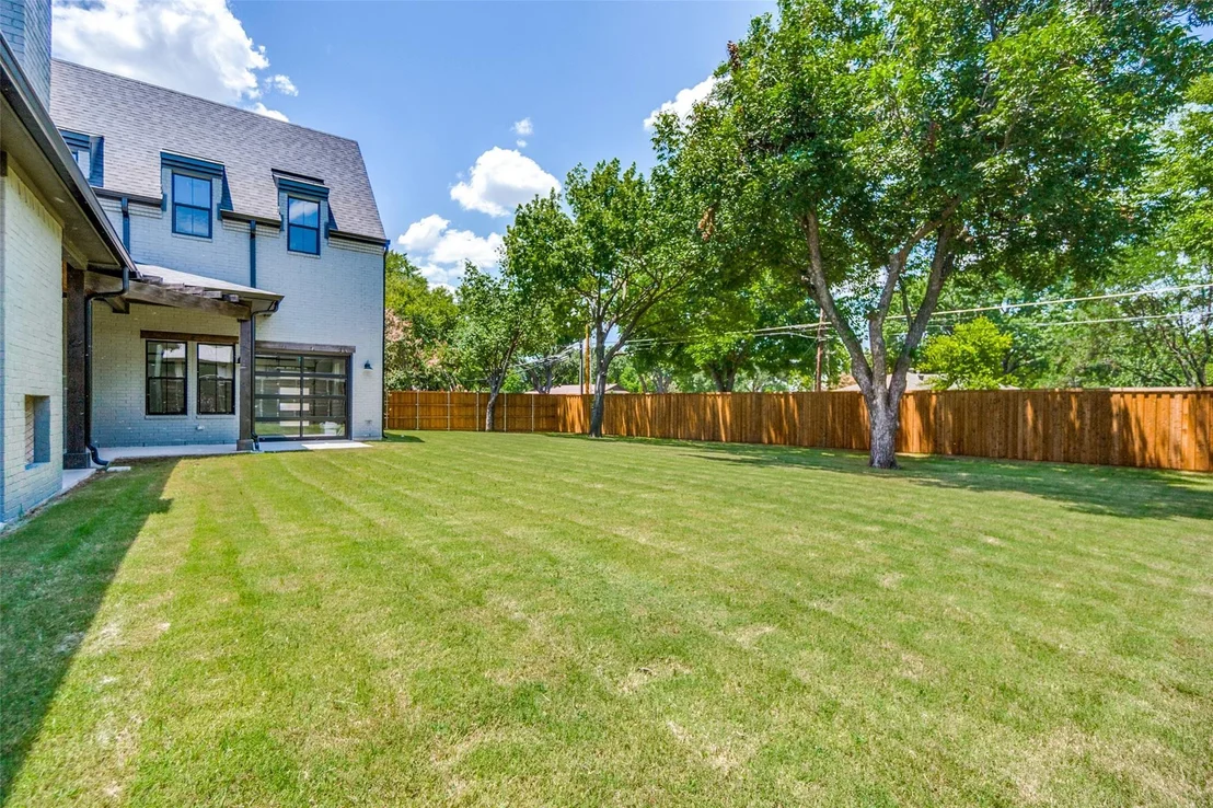 Photo of 9317 Redondo Drive