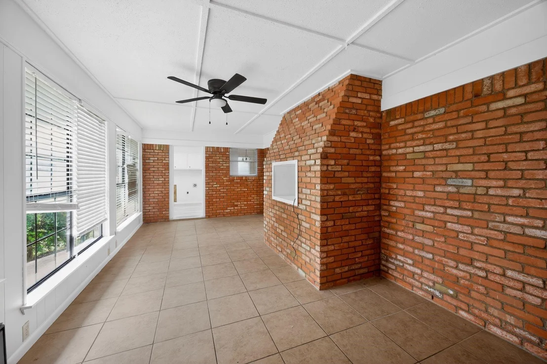 Photo of 1616 W Shields Drive