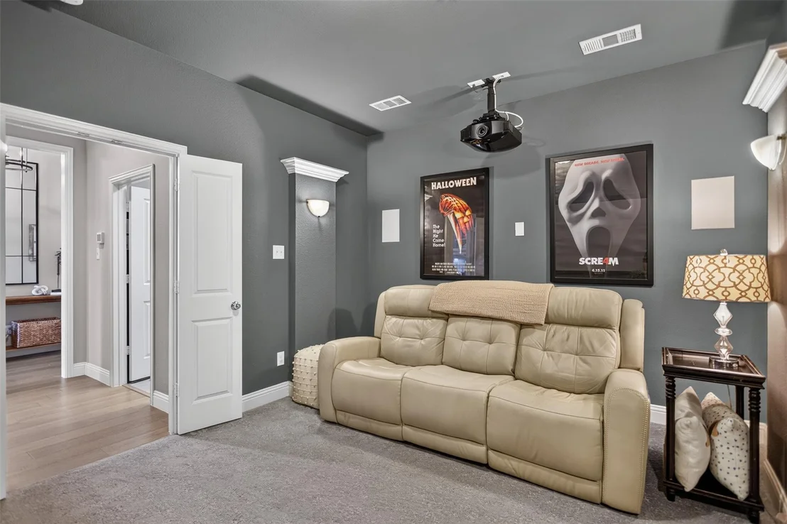 Photo of 1123 Highgate Road