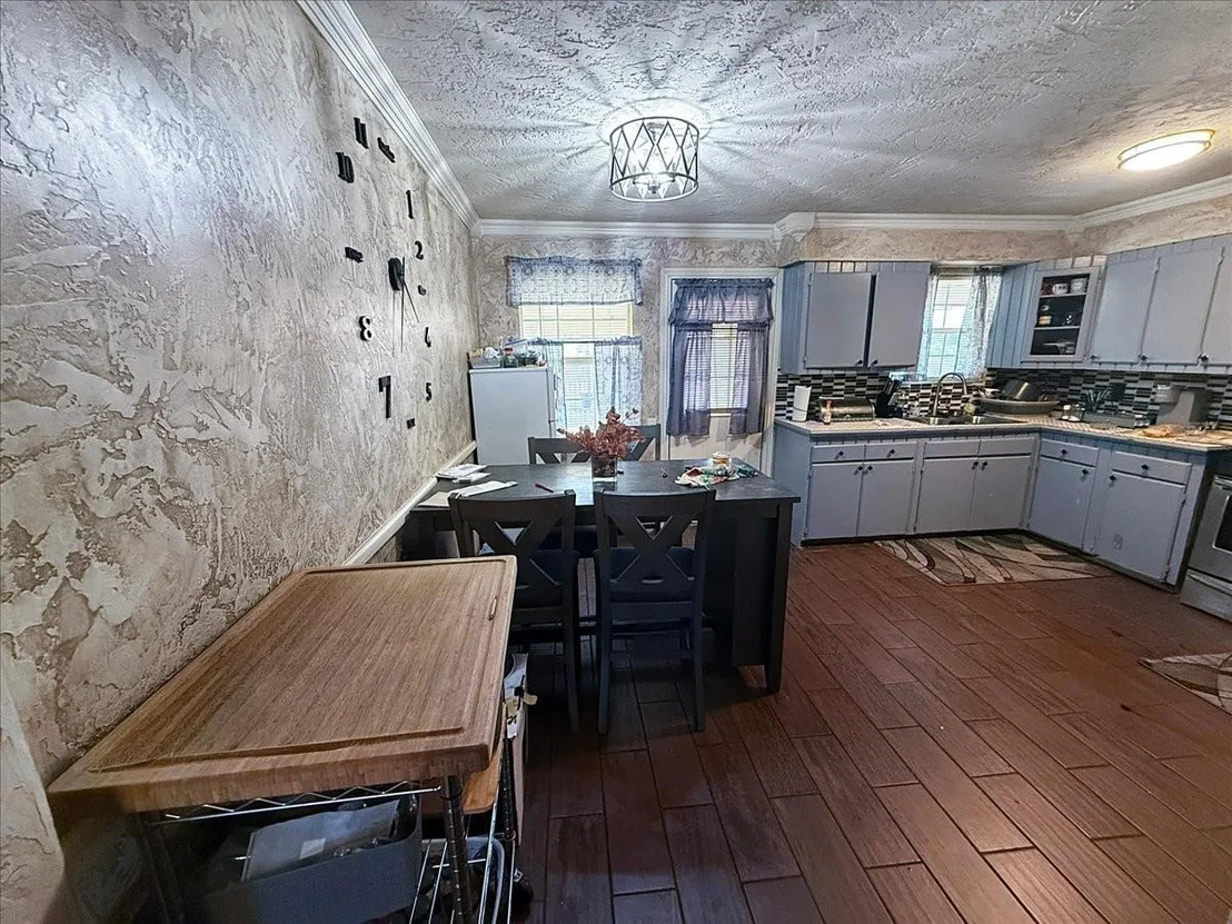 Photo of 705 Parker Circle