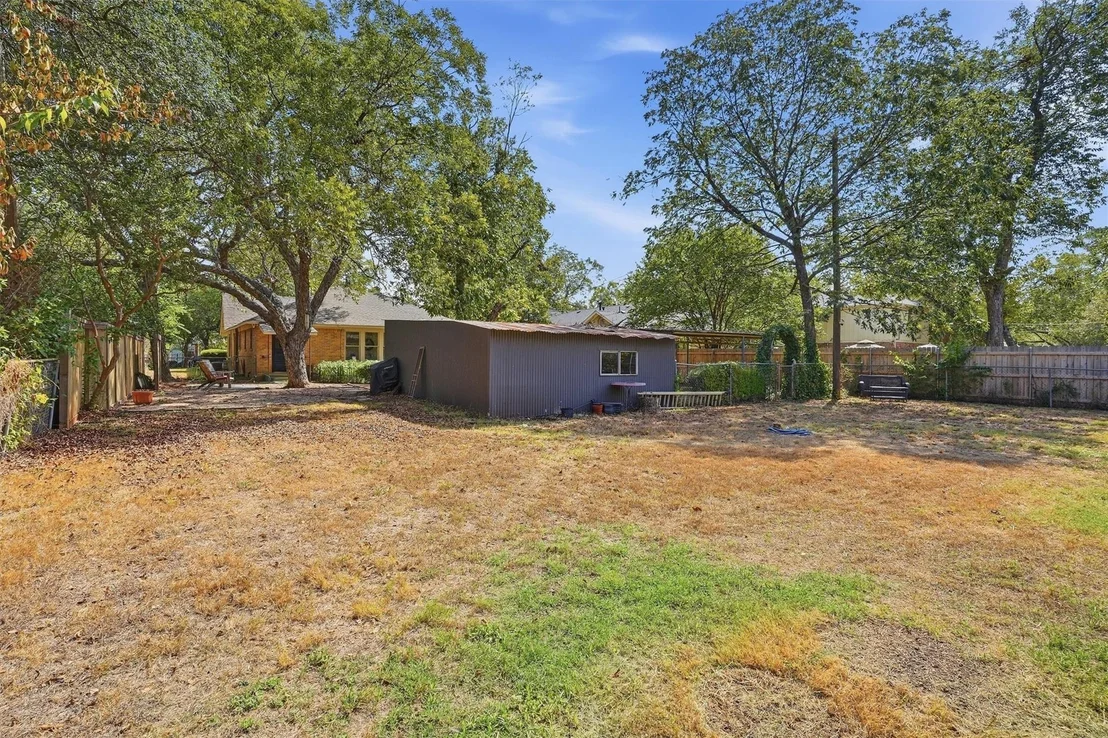 Photo of 704 Forrest Avenue