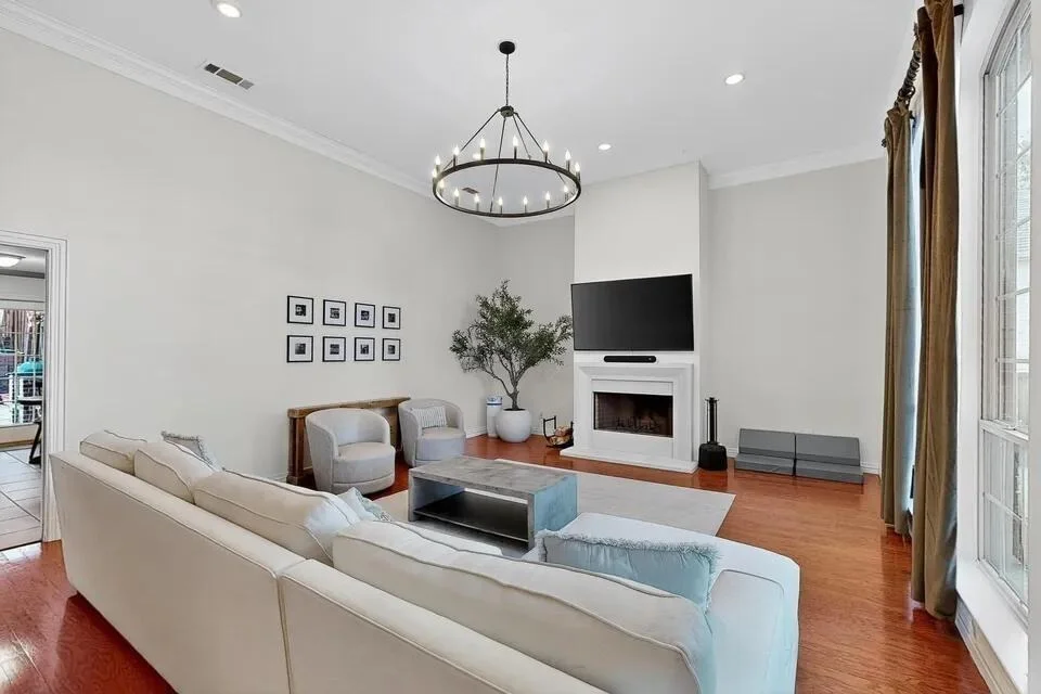 Photo of 2806 Sausalito Drive