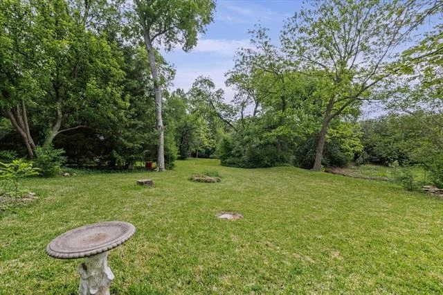 Photo of 805 Evelyn Drive
