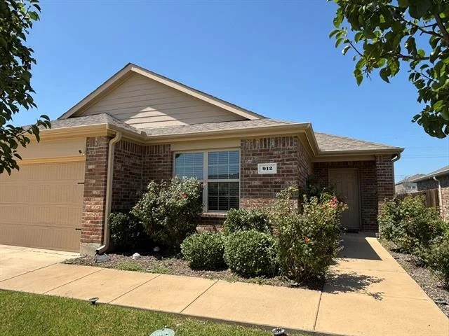 Photo of 912 Platinum Drive
