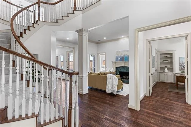 Photo of 5937 Glendower Lane